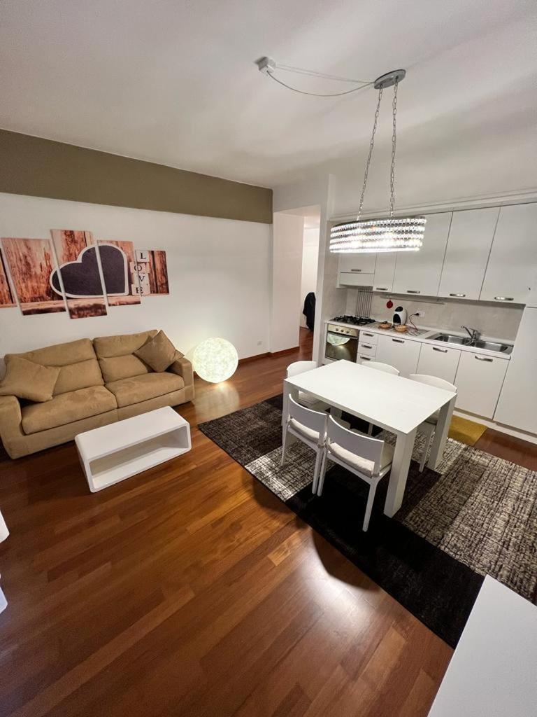 Piazza Italia Luxury Apartment Chianciano Terme Eksteriør bilde